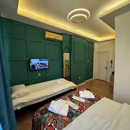 Hotell Neva Corner *